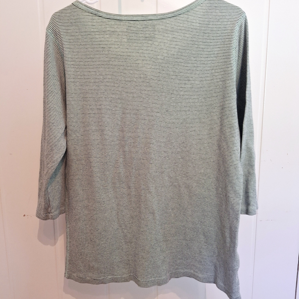 Eddie Bauer Green Top Relaxed Fit Size XL Very Good  Condition - Picture 2 of 3